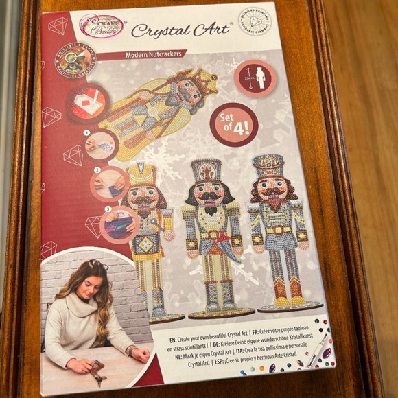 Craft Buddy Crystal Art Modern Nutcrackers Kit - Picture 2 of 6